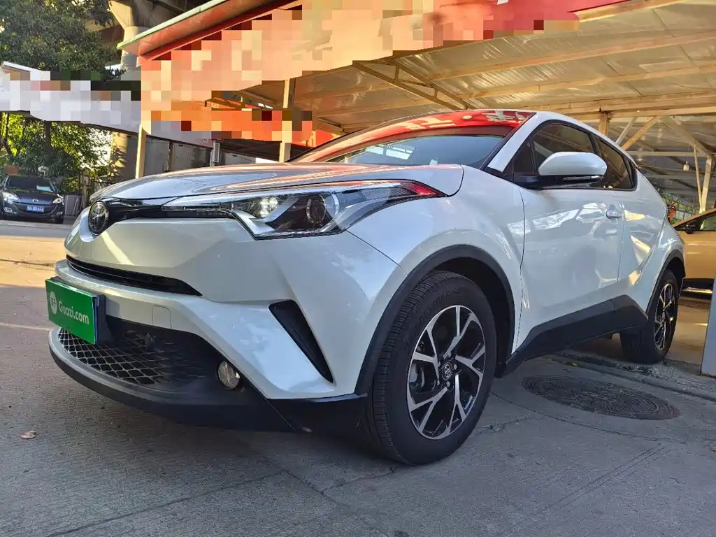 Toyota C-HR — фото 2