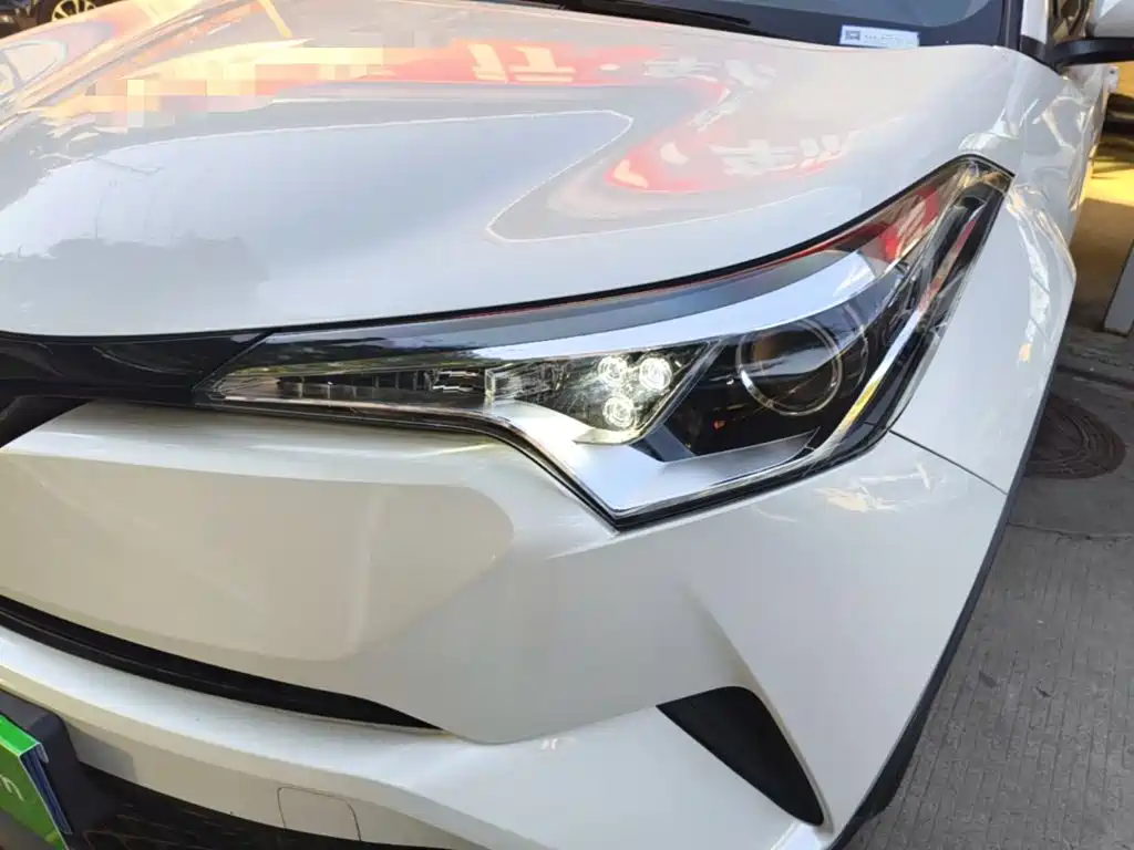 Toyota C-HR — фото 24