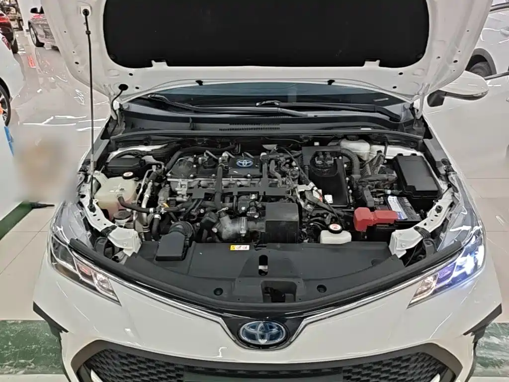 Toyota Corolla — фото 20