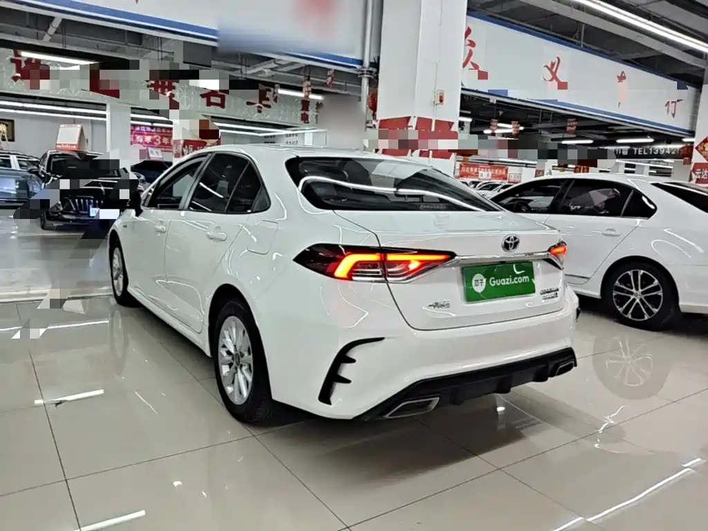 Toyota Corolla — фото 5