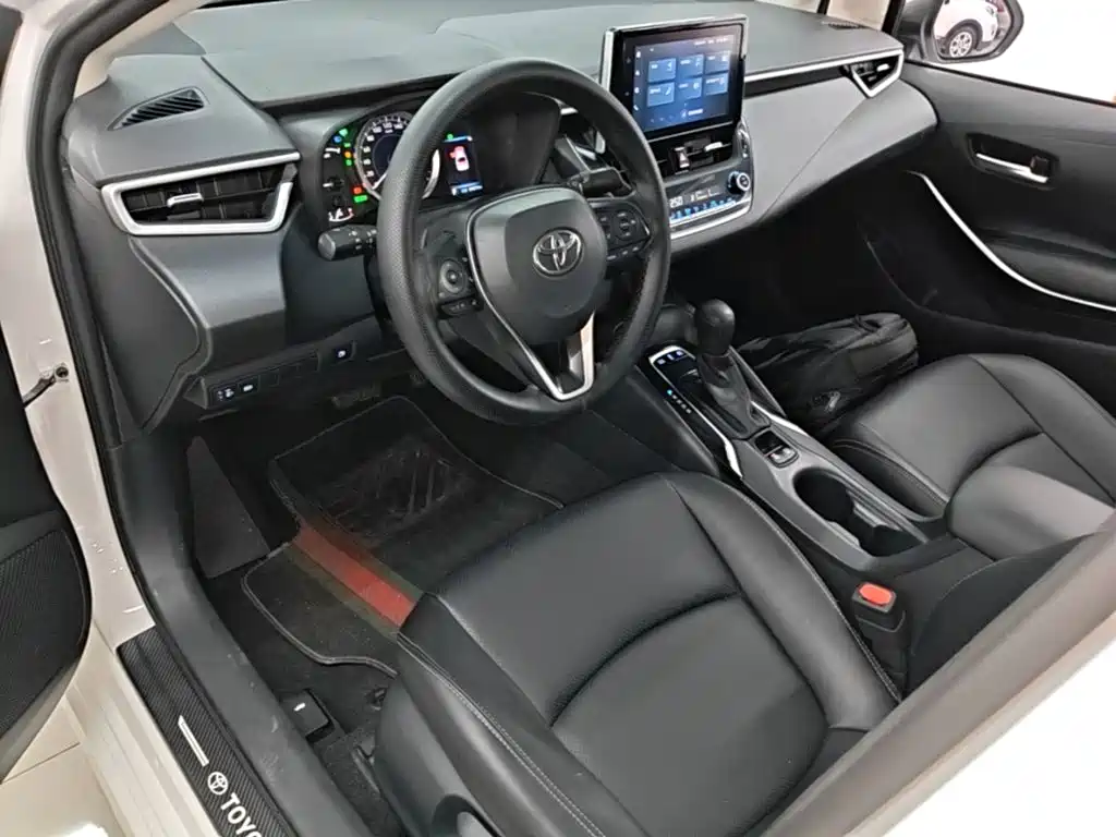 Toyota Corolla — фото 10