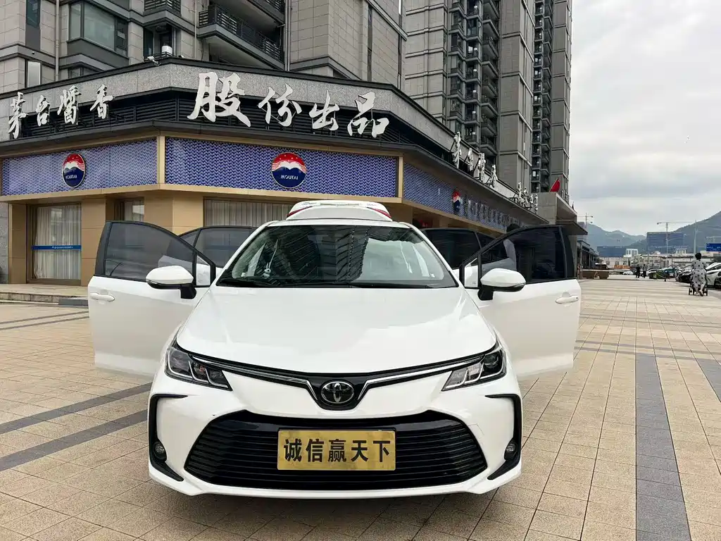 Toyota Corolla — фото 2