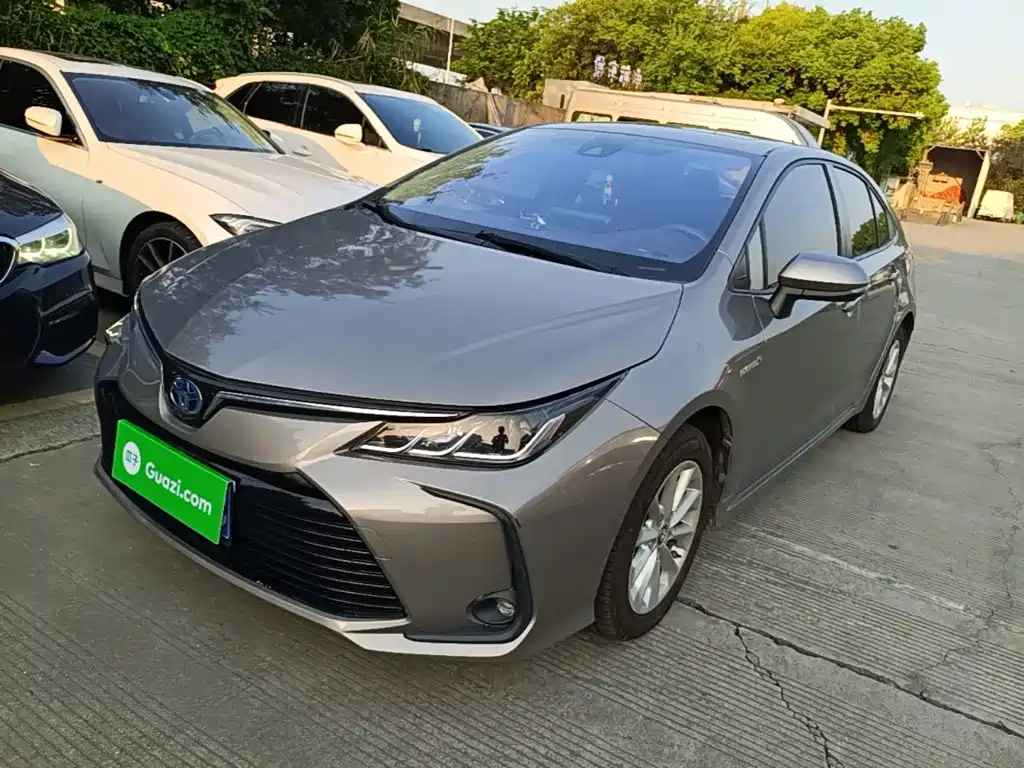 Toyota Corolla — фото 2