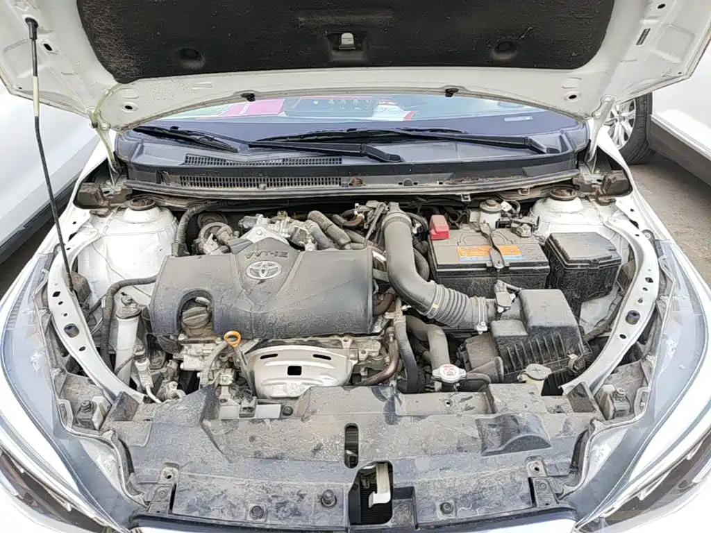 Toyota Yaris L — фото 20