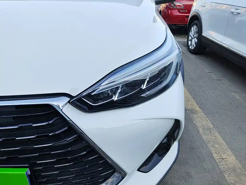Toyota Yaris L — фото 24