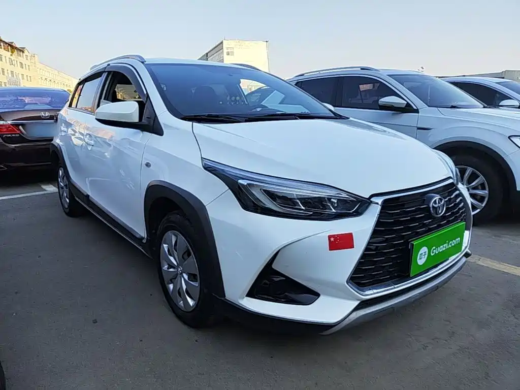 Toyota Yaris L — фото 4
