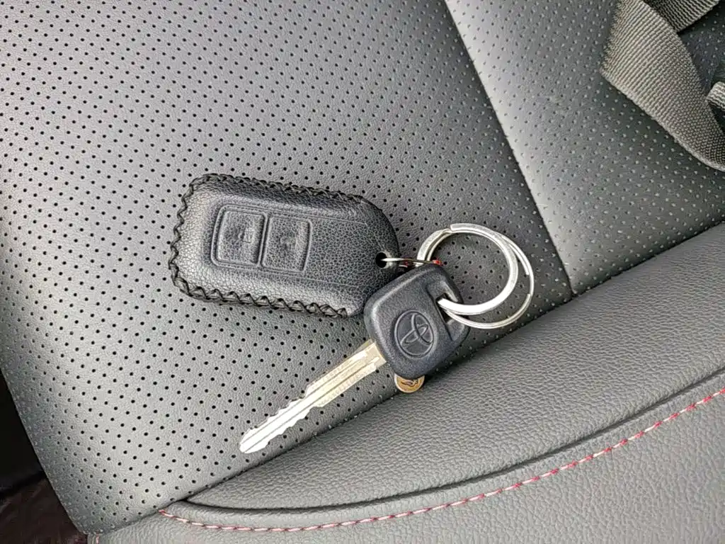 Toyota Yaris L — фото 9