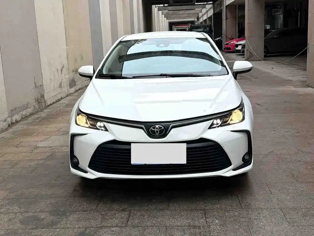 Toyota Corolla — фото 2