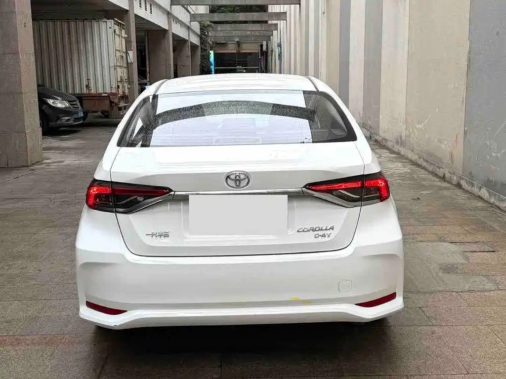 Toyota Corolla — фото 5