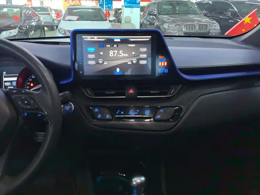 Toyota C-HR — фото 13