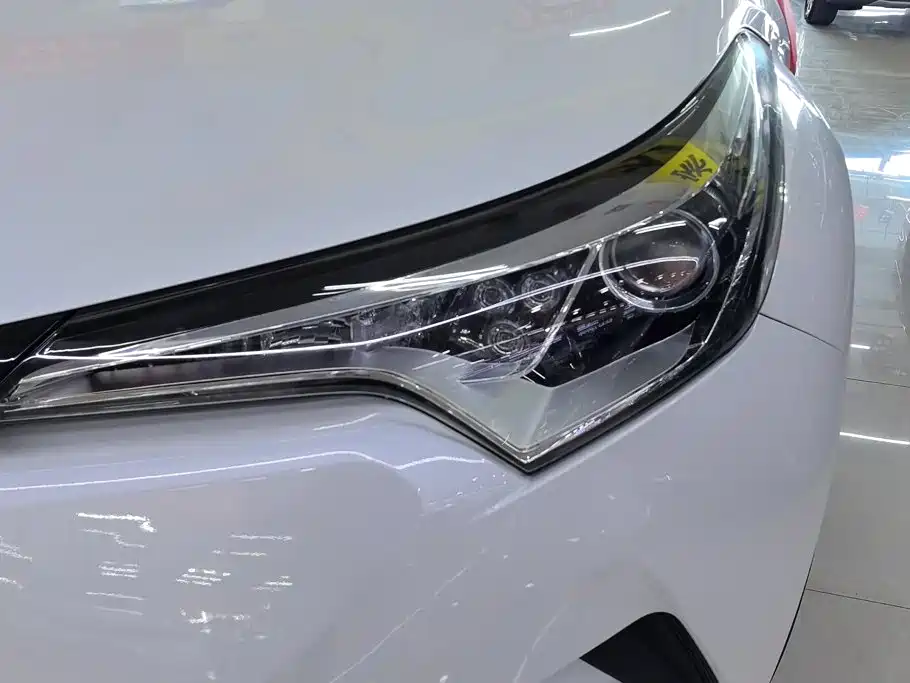 Toyota C-HR — фото 5