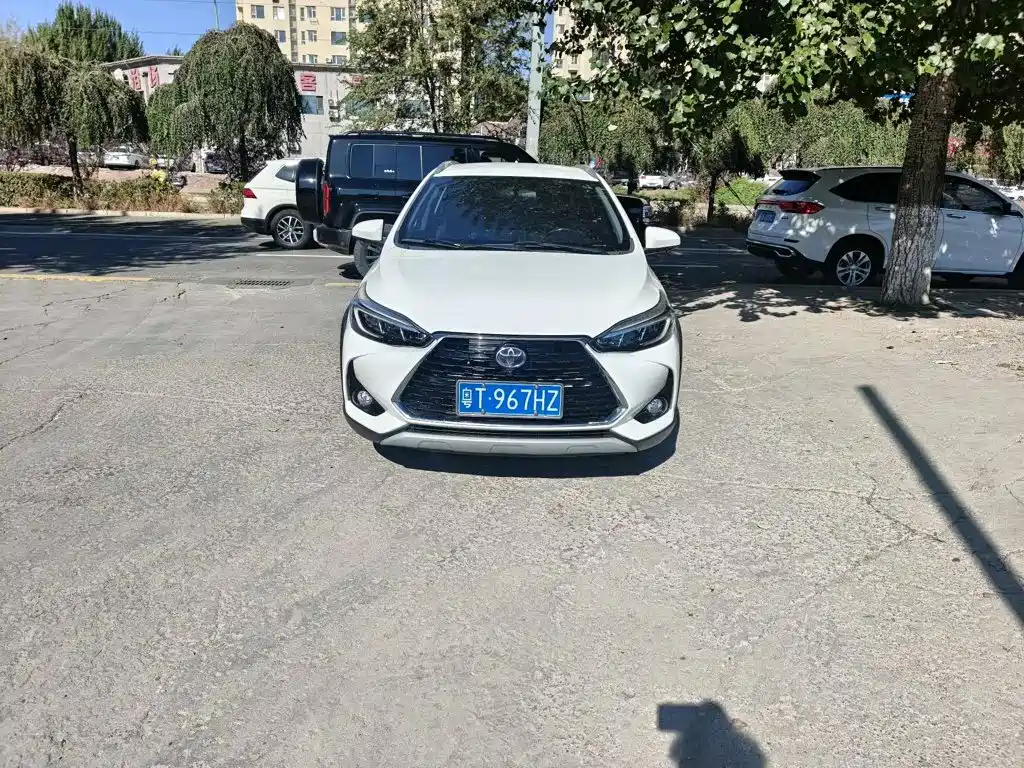 Toyota Yaris L — фото 10