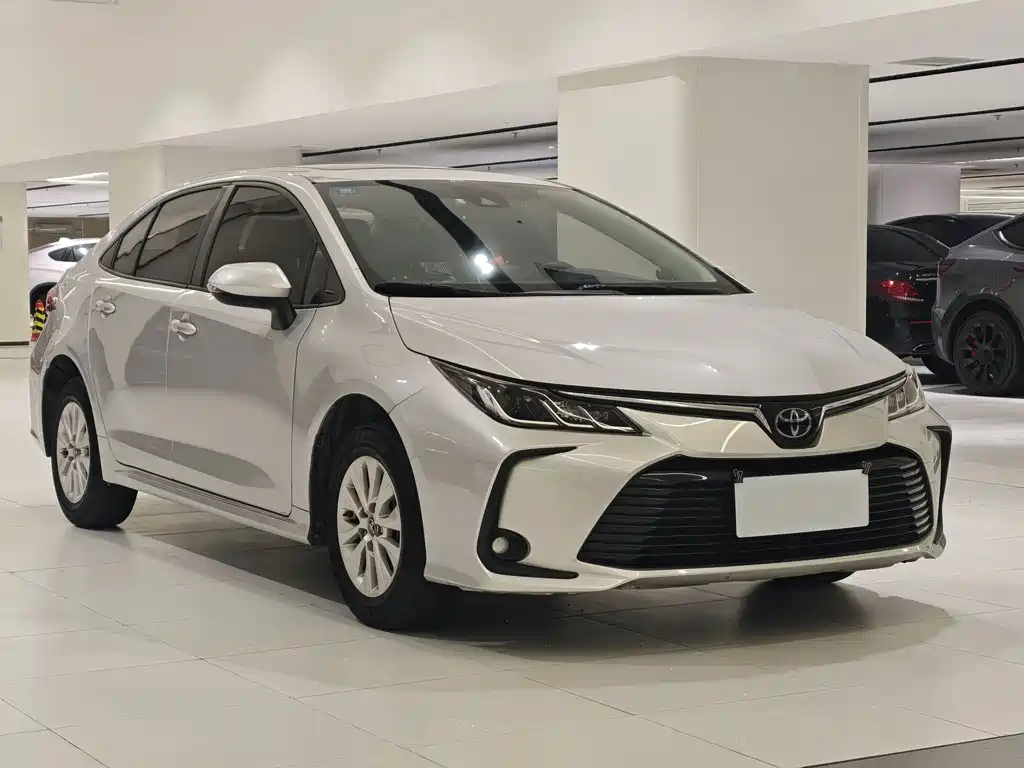 Toyota Corolla — фото 2