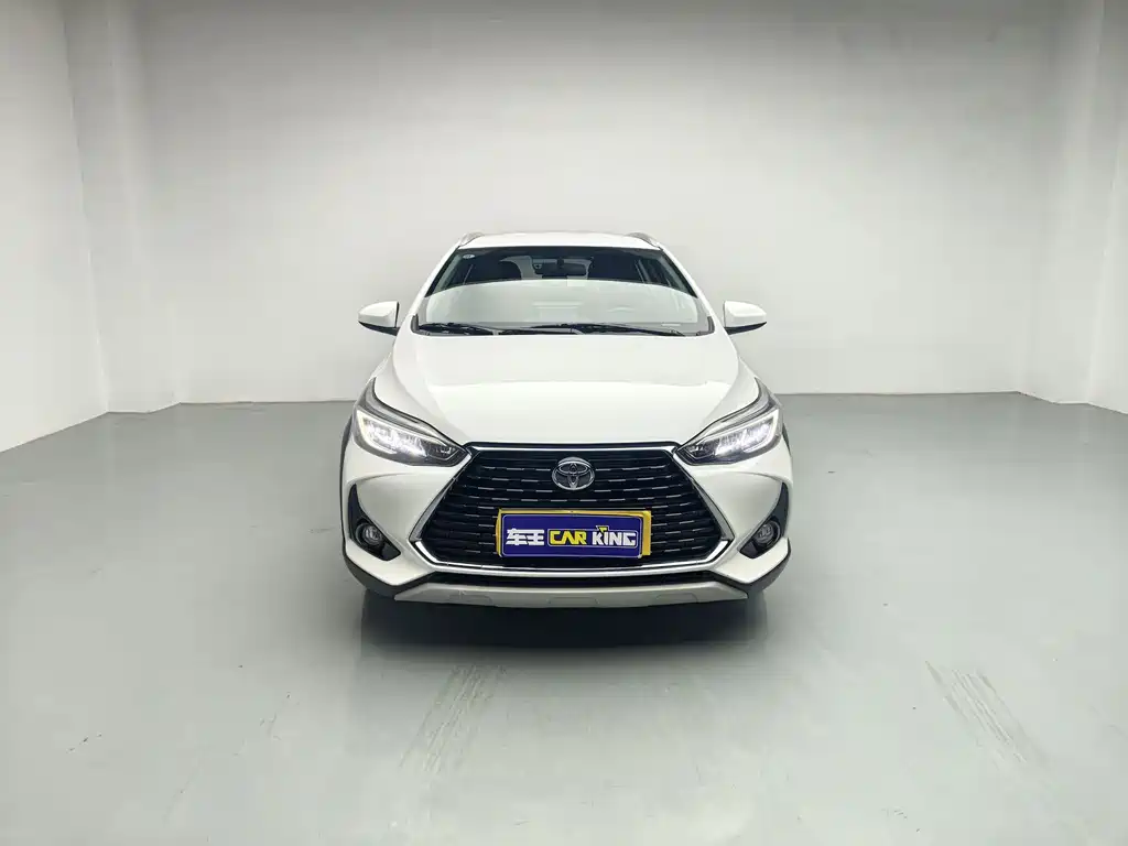 Toyota Yaris L — фото 2