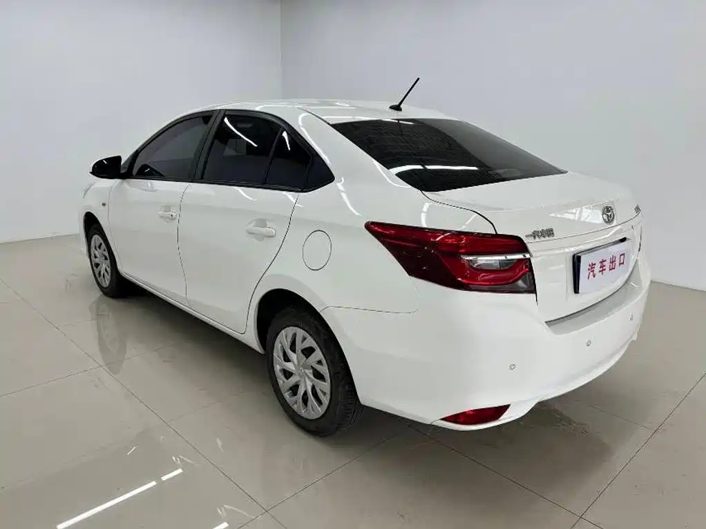 Toyota Vios — фото 6