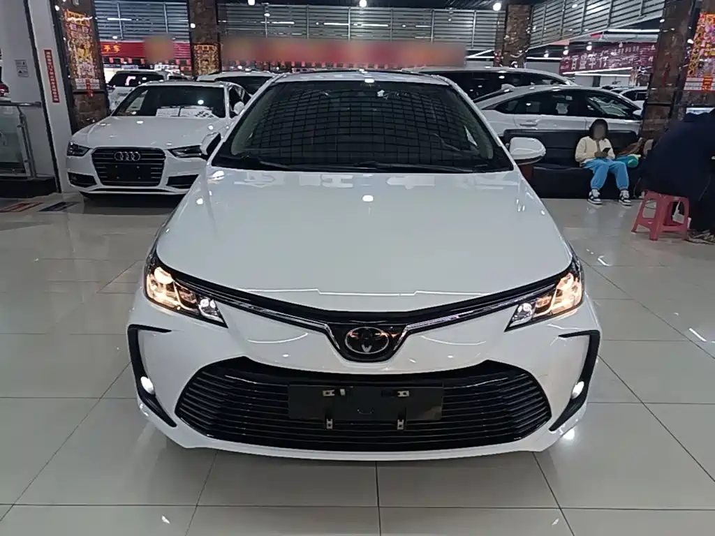 Toyota Corolla — фото 3