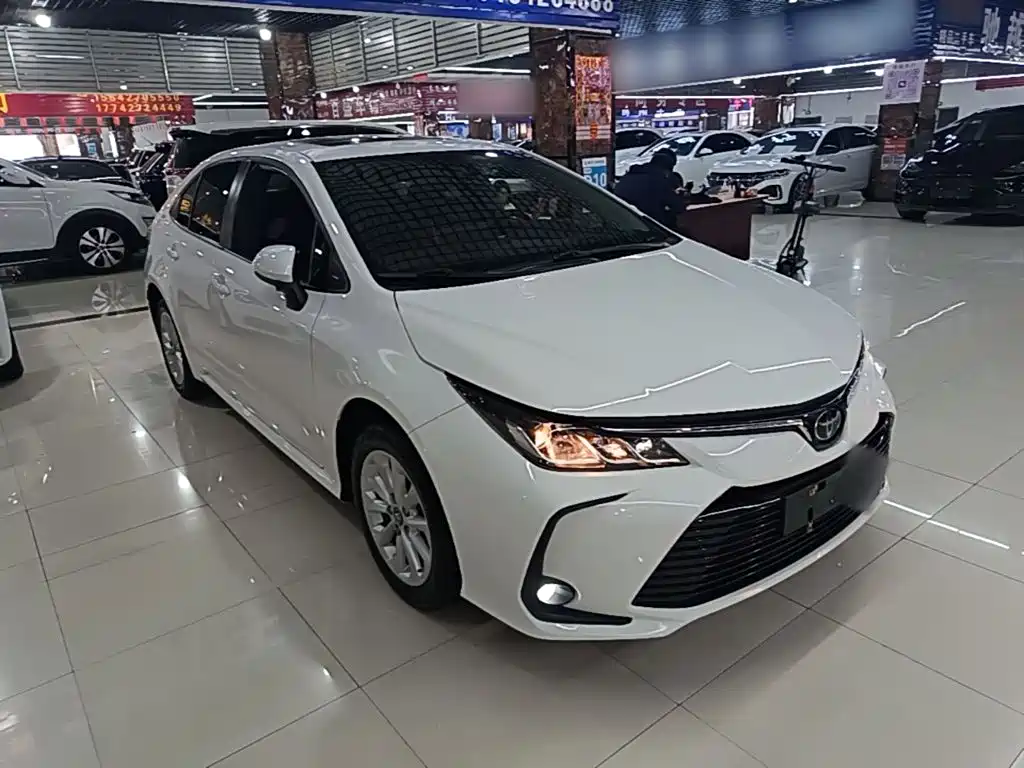 Toyota Corolla — фото 4
