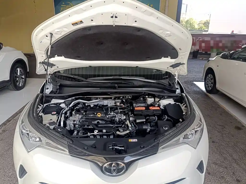 Toyota C-HR — фото 20