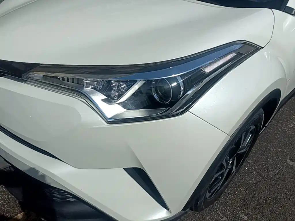 Toyota C-HR — фото 24