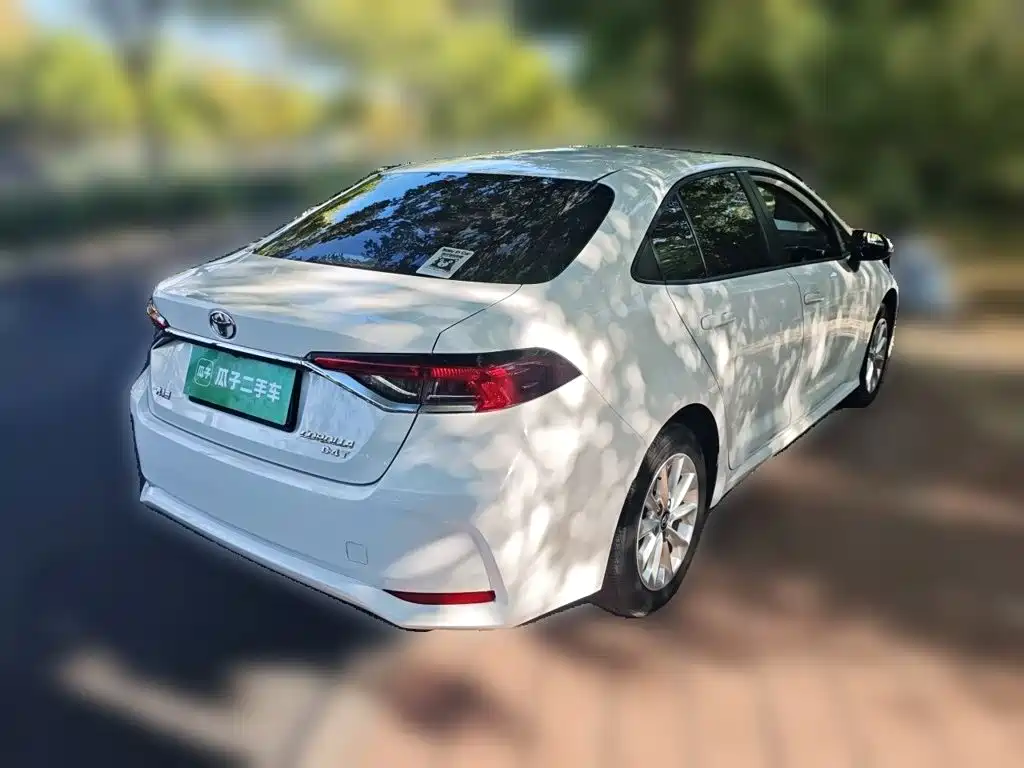 Toyota Corolla — фото 4