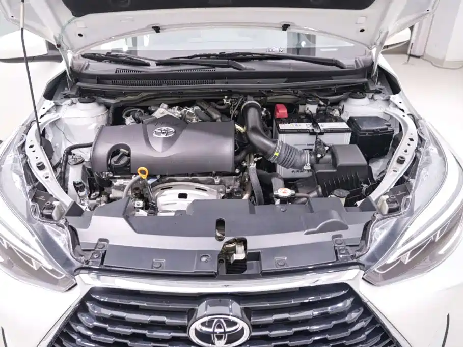 Toyota Yaris L — фото 21