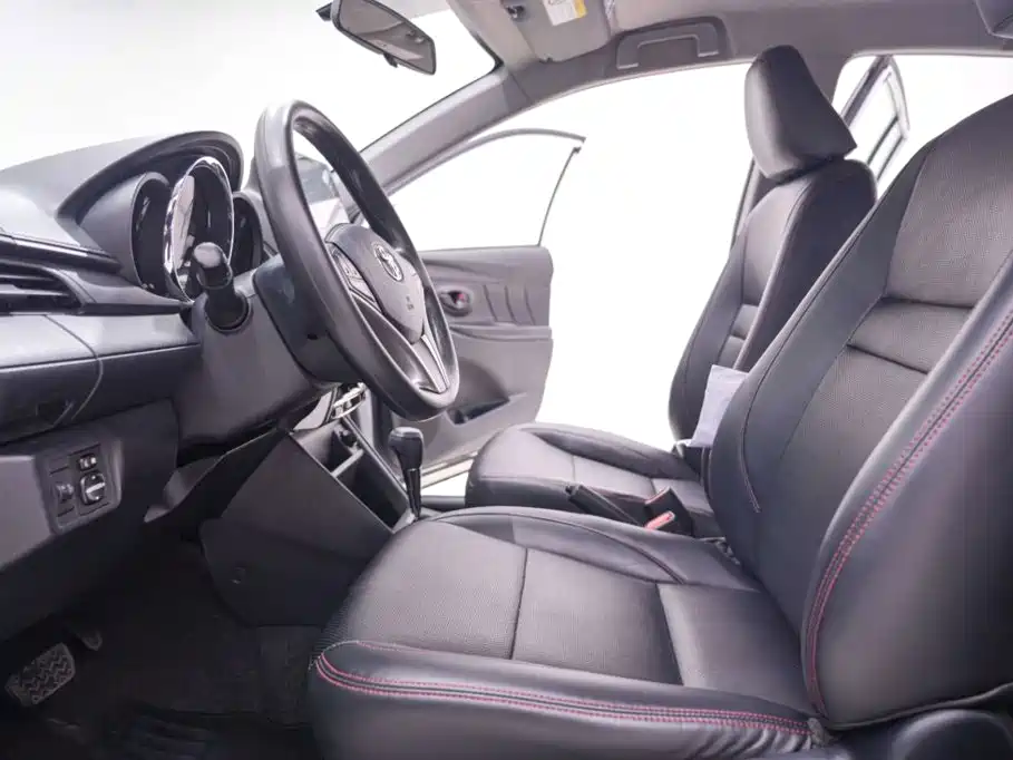 Toyota Yaris L — фото 22