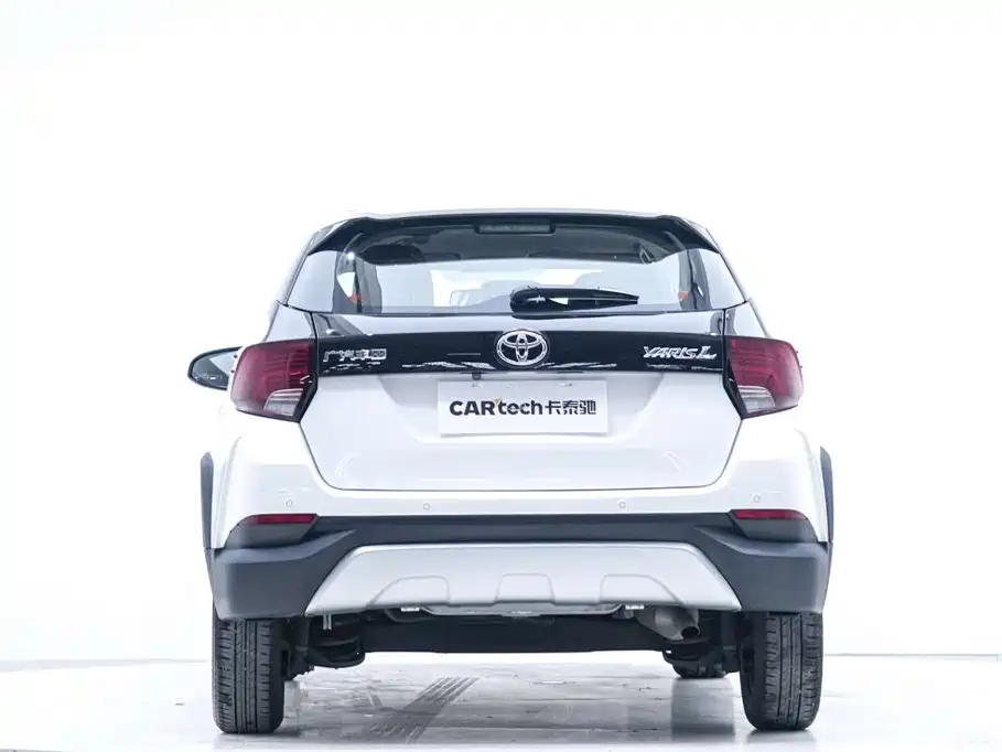 Toyota Yaris L — фото 4