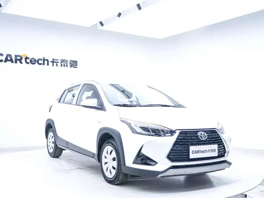 Toyota Yaris L — фото 7