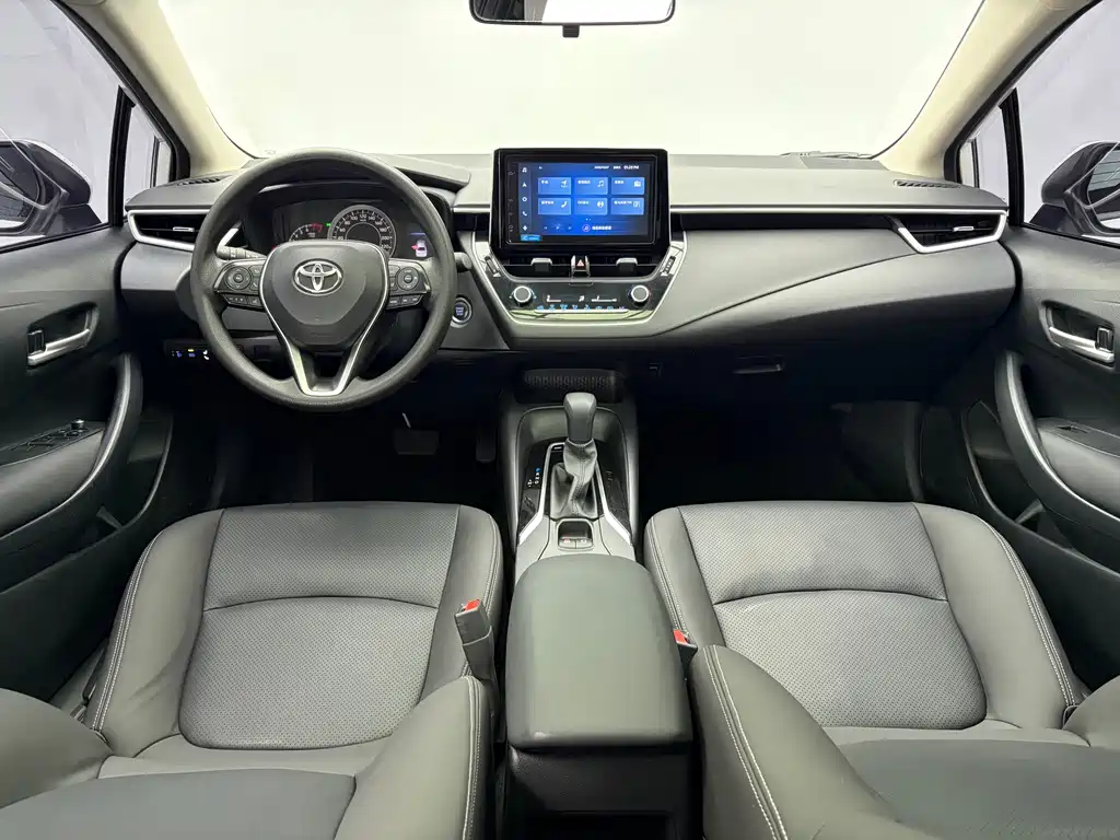 Toyota Corolla — фото 11