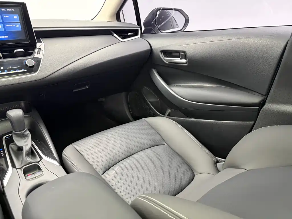 Toyota Corolla — фото 10