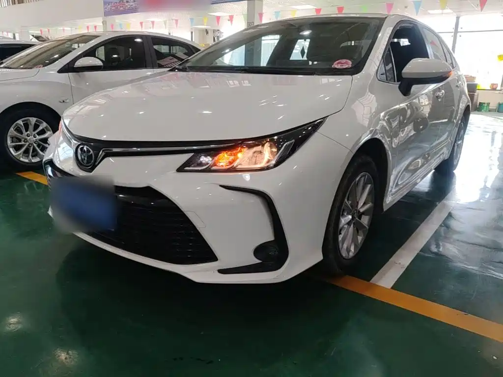 Toyota Corolla — фото 2