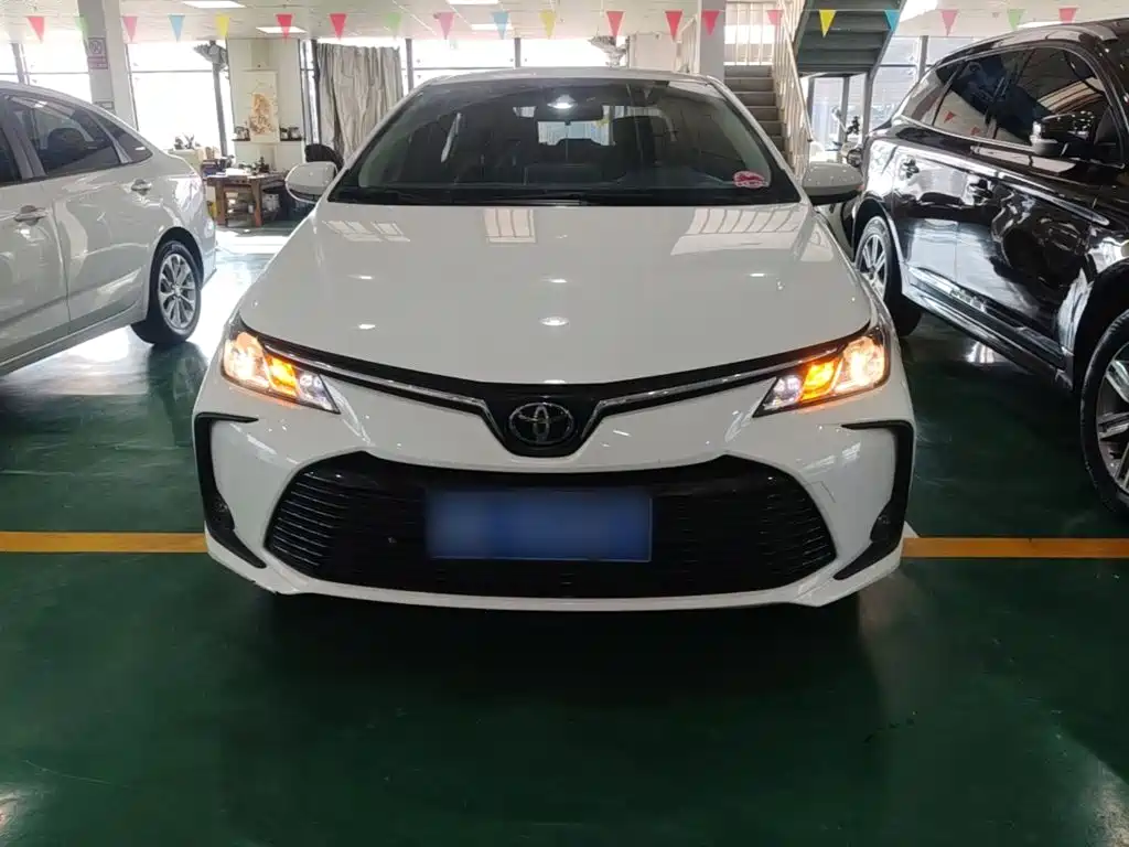Toyota Corolla — фото 3