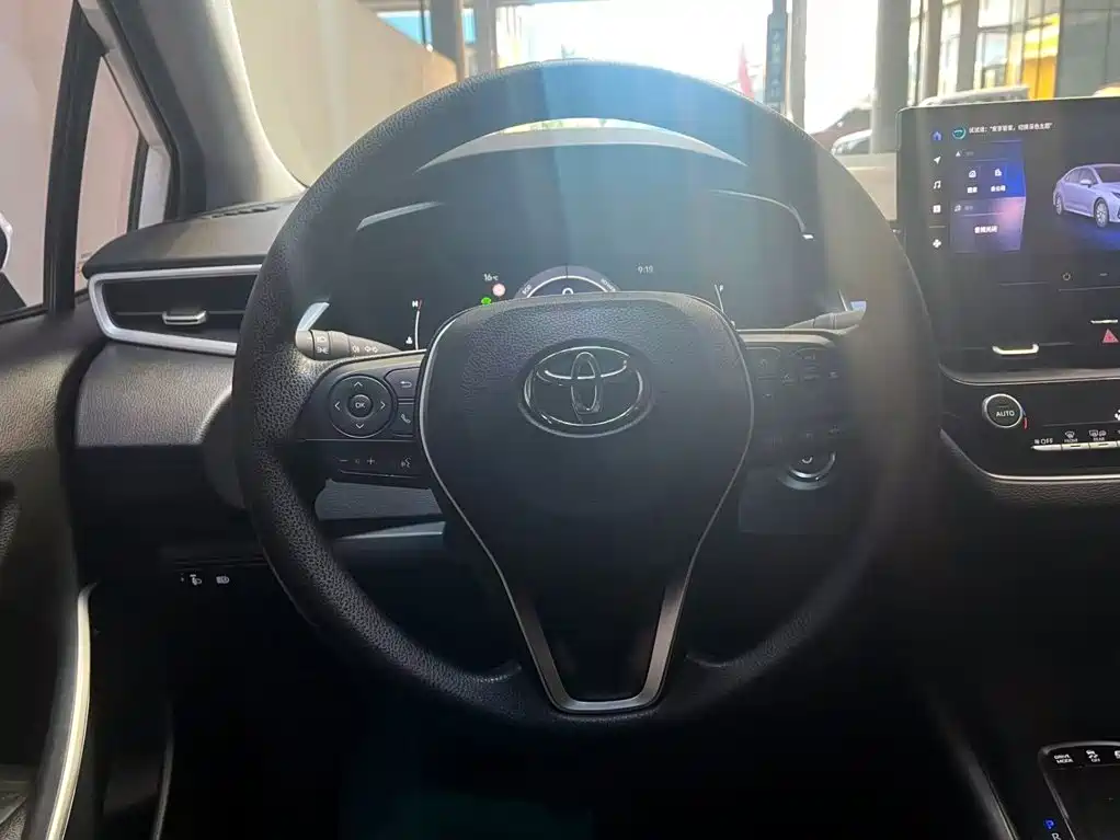 Toyota Corolla — фото 13