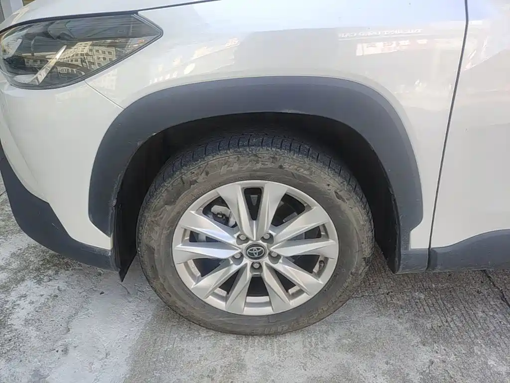 Toyota Corolla Cross — фото 23