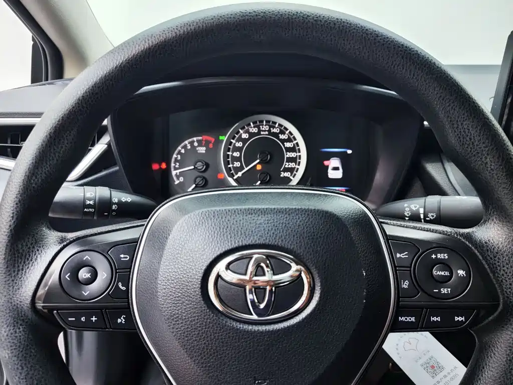 Toyota Corolla — фото 13