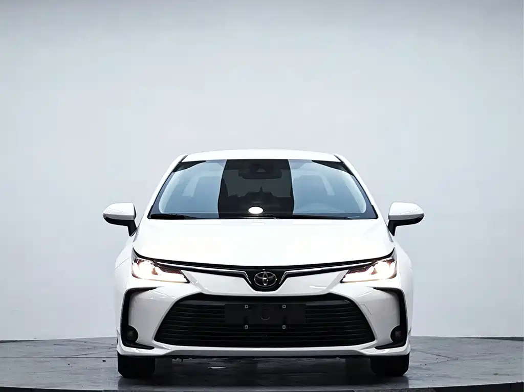 Toyota Corolla — фото 3