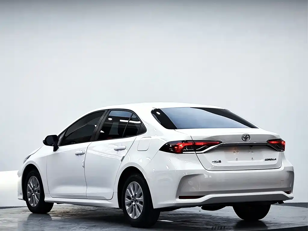 Toyota Corolla — фото 6