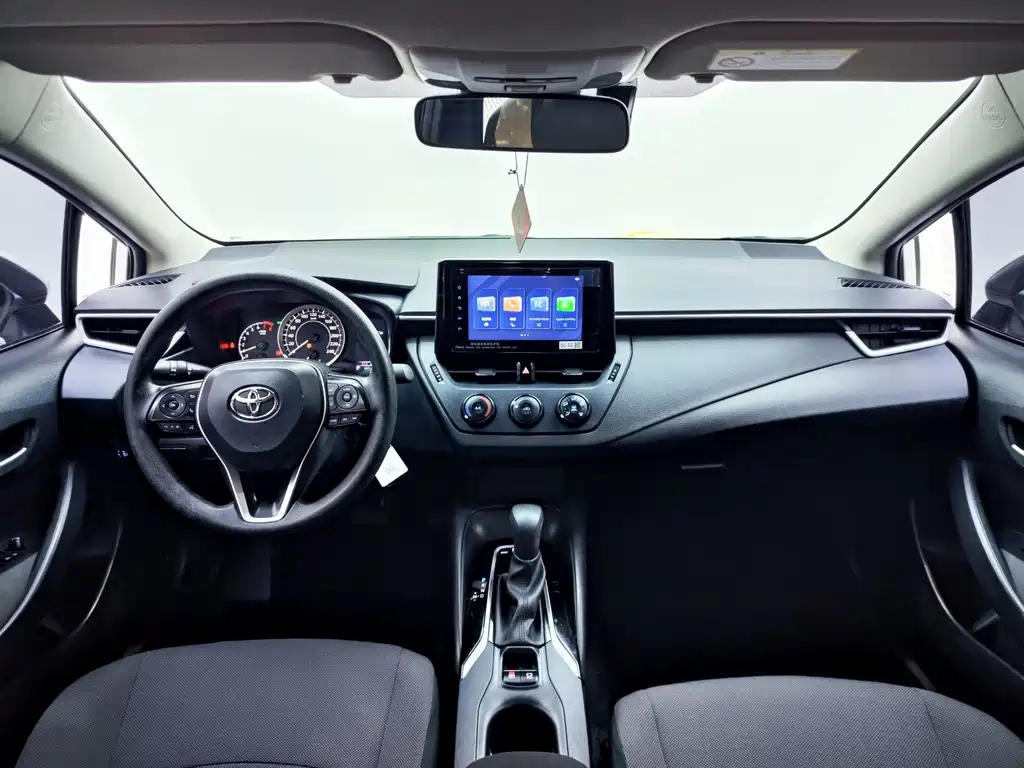 Toyota Corolla — фото 10