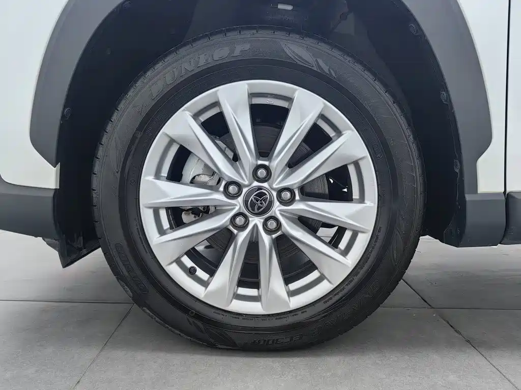 Toyota Corolla Cross — фото 17