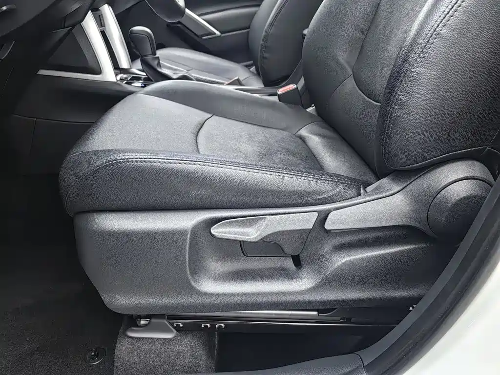Toyota Corolla Cross — фото 20