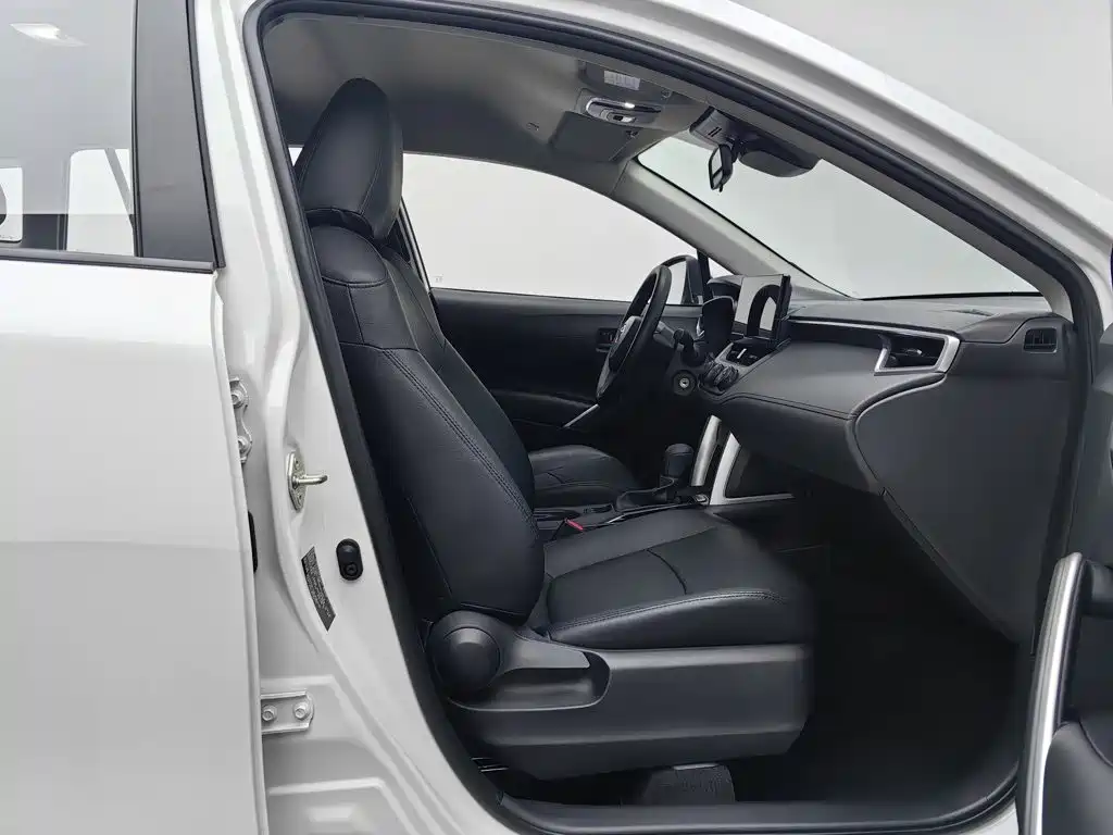 Toyota Corolla Cross — фото 23