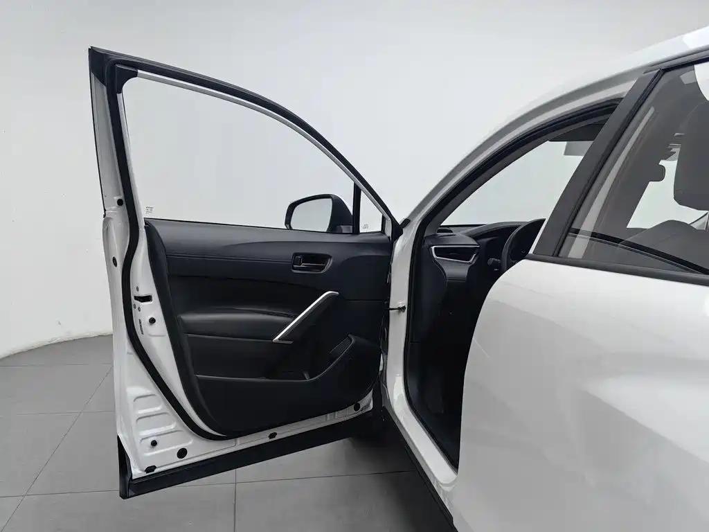 Toyota Corolla Cross — фото 8