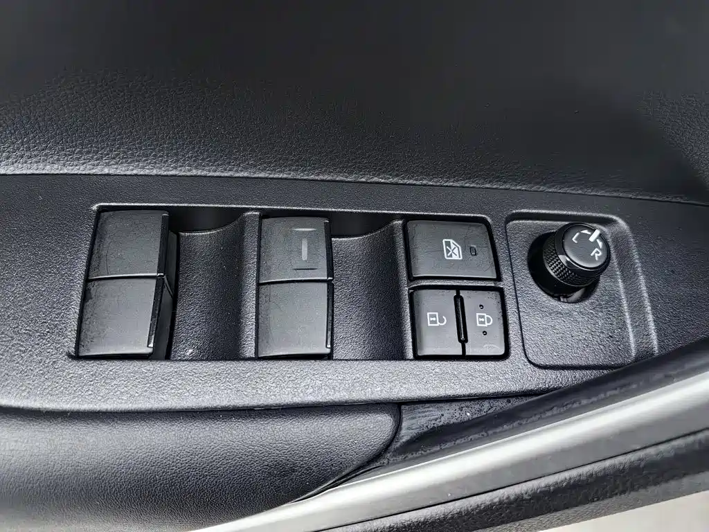 Toyota Corolla Cross — фото 9