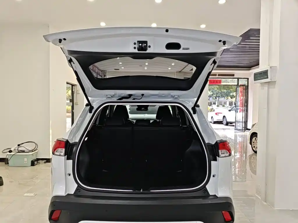 Toyota Corolla Cross — фото 19