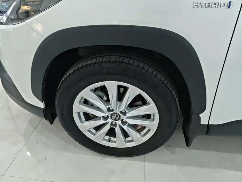 Toyota Corolla Cross — фото 23