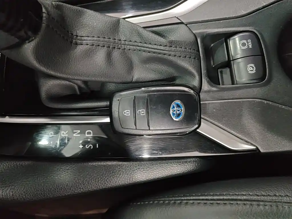 Toyota Corolla Cross — фото 9