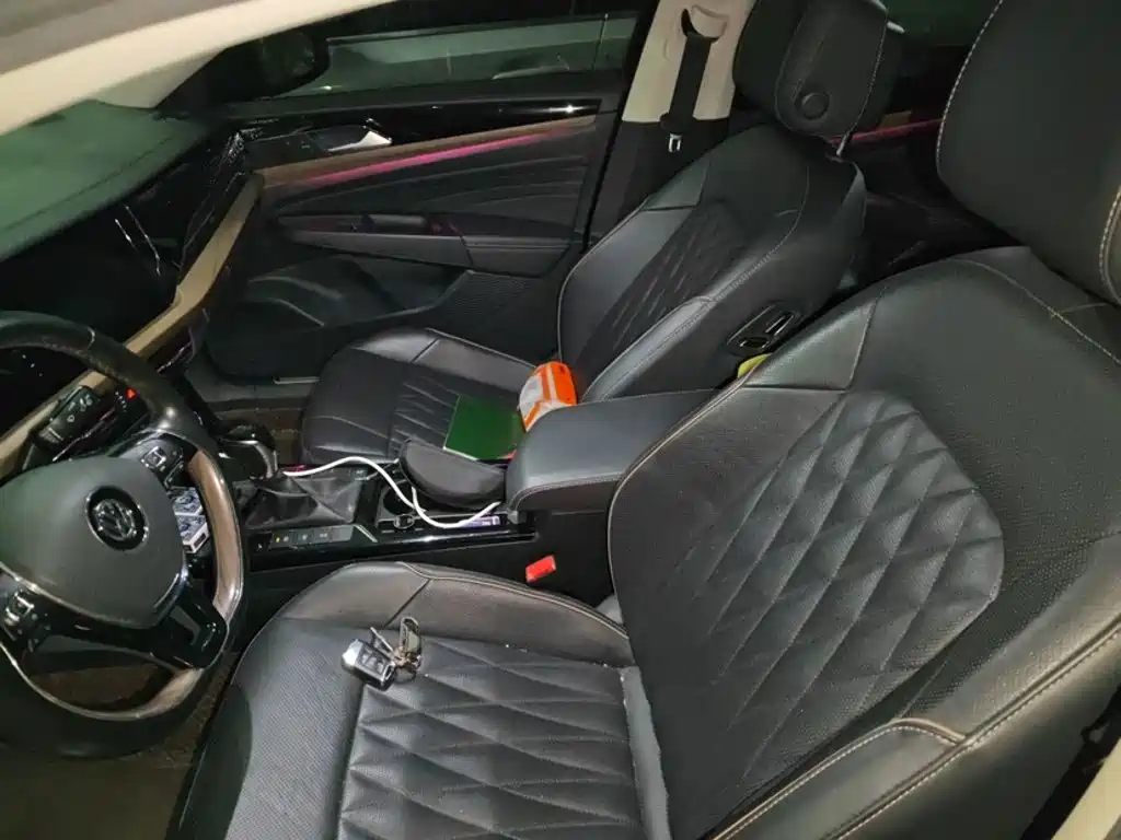 Volkswagen Passat — фото 13