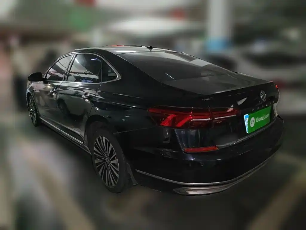 Volkswagen Passat — фото 24
