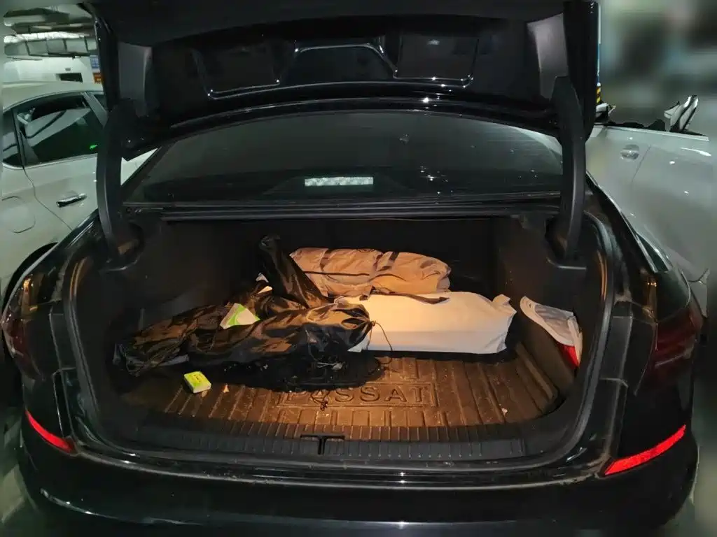 Volkswagen Passat — фото 10