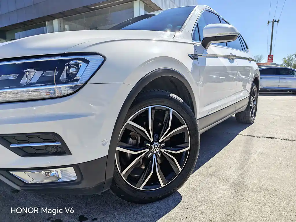 Volkswagen Tiguan L — фото 2